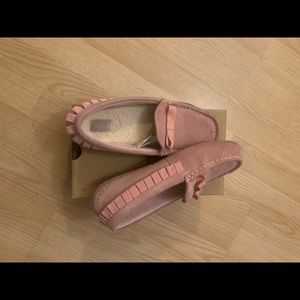 Pink ugg slipp one